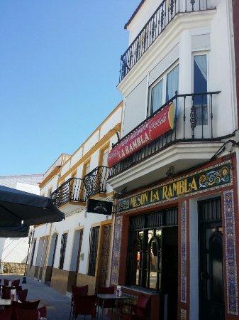 Lola Cafe